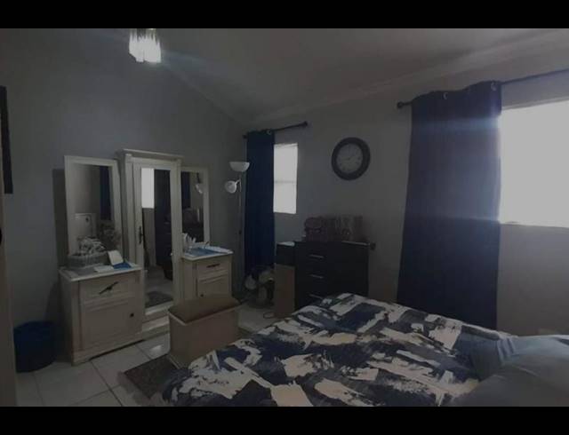 2 BEDROOM APARTMENT FOR SALE IN CLAREMONT